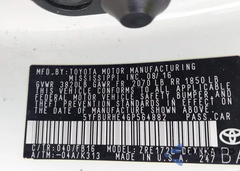 2016 Toyota Corolla Le z USA, uszkodzony, nr VIN 5YFBURHE4GP564882